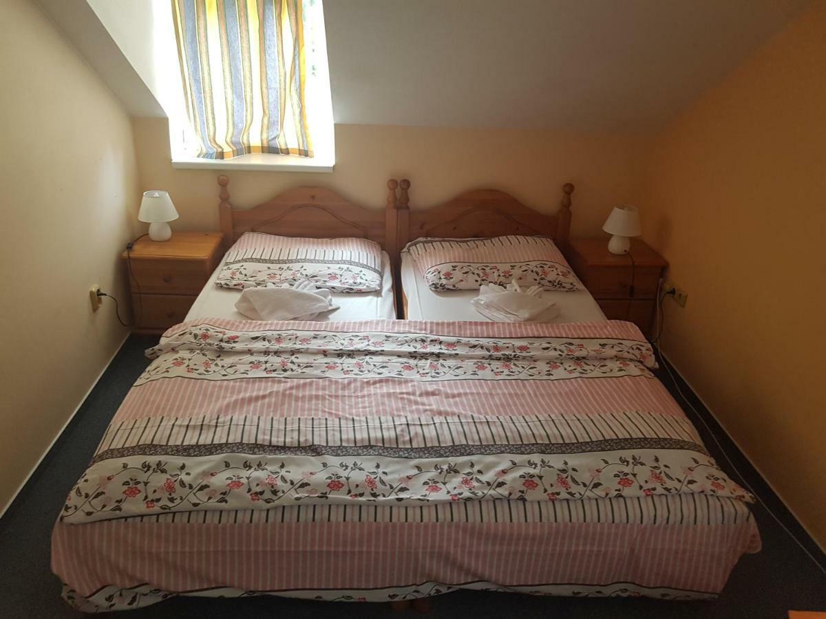 Pension Villa Berolina Marianske Lazne Bagian luar foto