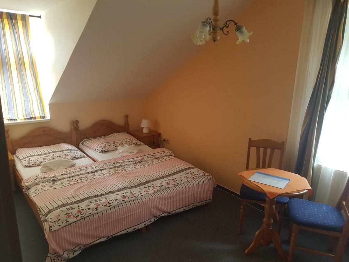 Pension Villa Berolina Marianske Lazne Bagian luar foto